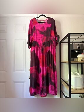 NORBLACK NORWHITE pink red purple tie dye camo short sleeve midi maxi dress